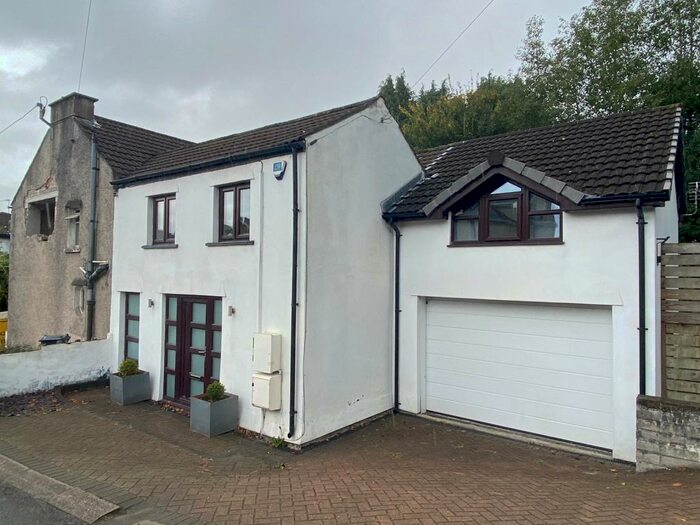 3 Bedroom Semi-Detached House To Rent In Pendwyallt Road, Whitchurch, Cardiff, CF14