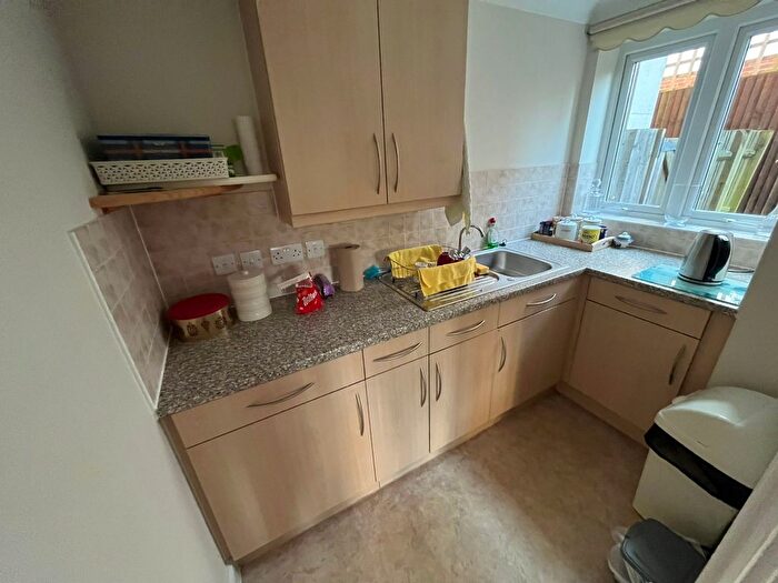 1 Bedroom Flat To Rent In Prices Lane, Reigate, RH2
