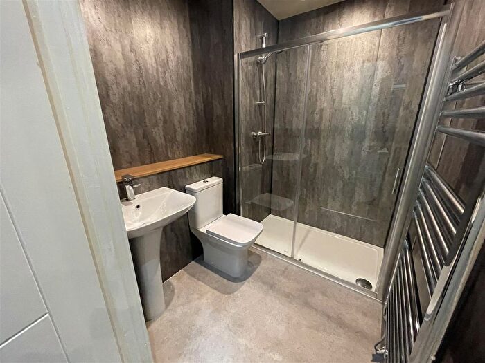 1 Bedroom Flat To Rent In The Headrow, Leeds, LS1