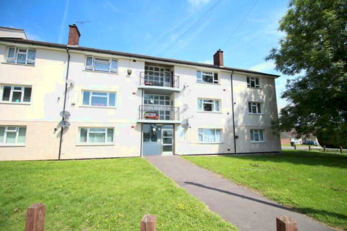 2 Bedroom Flat To Rent In Falstaff Road, CV4