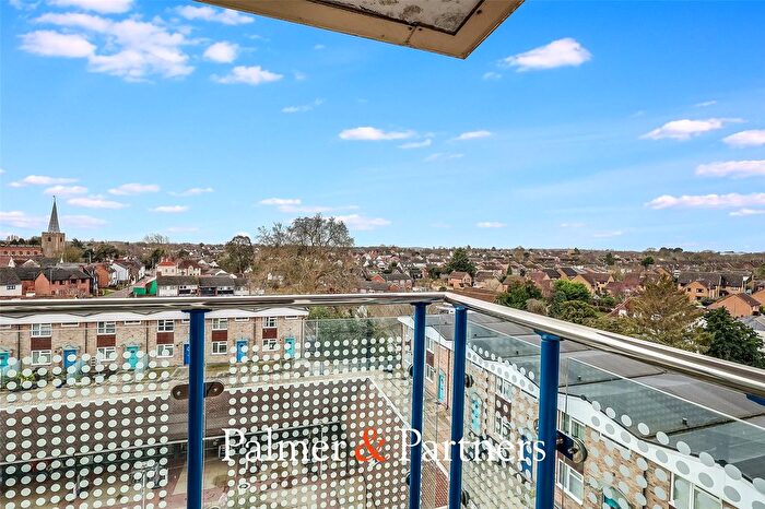 1 Bedroom Flat For Sale In The Vineyards, Great Baddow, Chelmsford, Essex, CM2