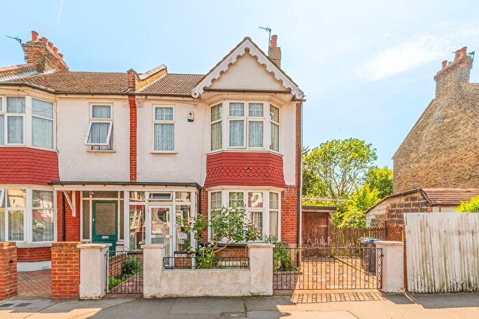3 Bedroom End Of Terrace House For Sale In Strathyre Avenue, Norbury, London, SW16