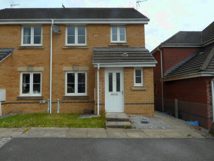 3 Bedroom Semi-Detached House To Rent In Clos Gwaith Brics, Tondu, Bridgend., CF32