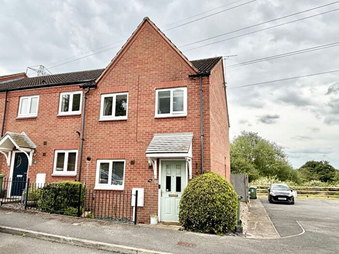 3 Bedroom End Of Terrace House For Sale In New Bridge Road, Glen Parva, Leicester, Leicestershire., LE2