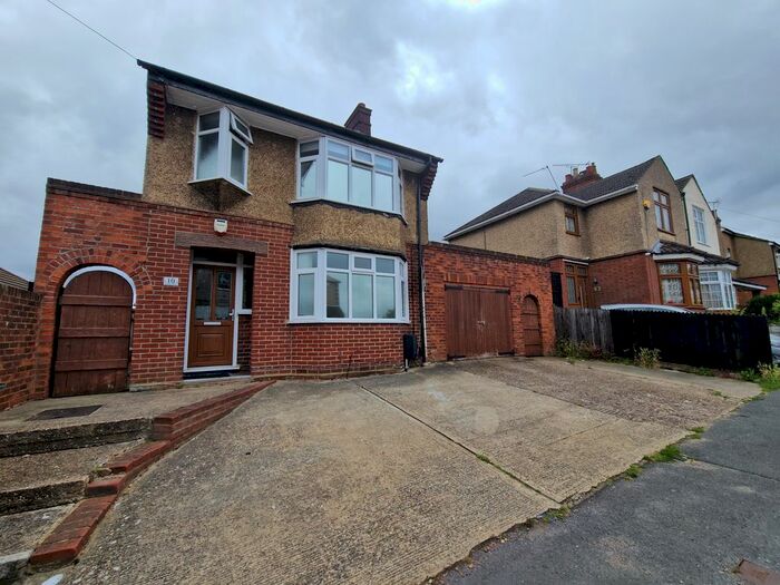 3 Bedroom Property To Rent In Neville Road, Luton, LU3