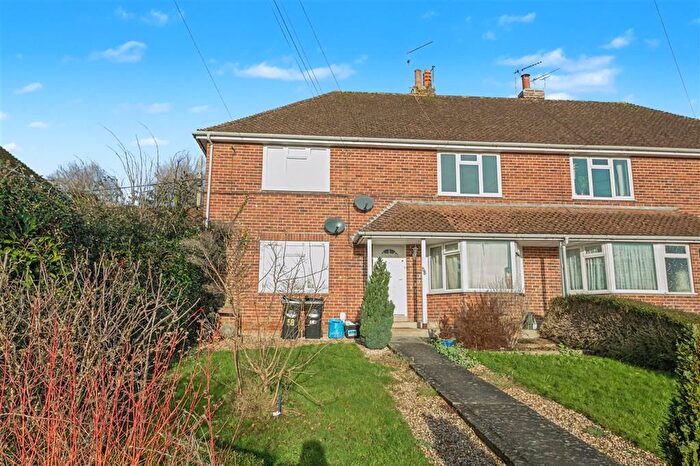 2 Bedroom Flat For Sale In Rickhayes, Wincanton, BA9