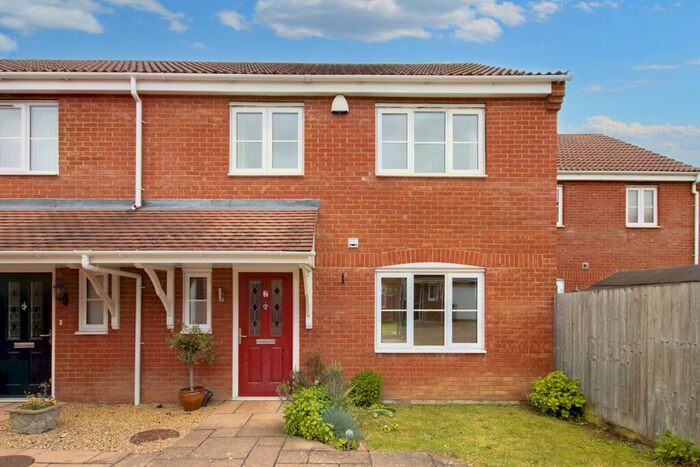 3 Bedroom Semi-Detached House To Rent In Granary Close, Hockering, NR20