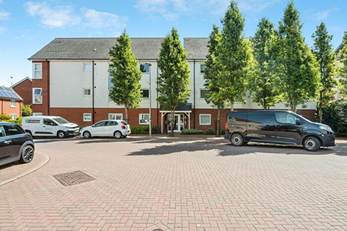 1 Bedroom Flat For Sale In St. Helena Avenue, Bletchley, Milton Keynes, MK3