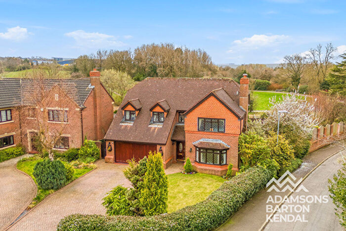 4 Bedroom Detached House For Sale In Whitfield Drive, Milnrow, OL16