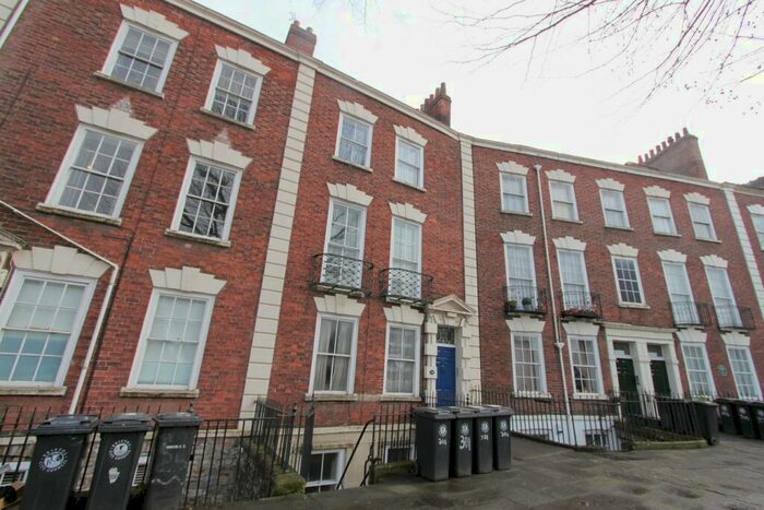 3 Bedroom Flat To Rent In Hotwell Road, Bristol, BS8