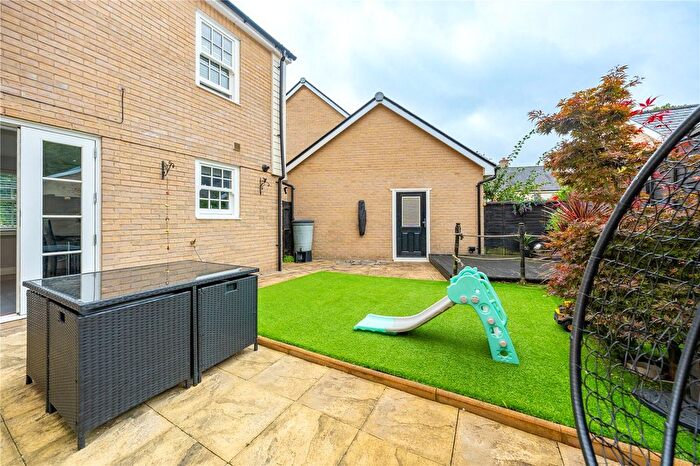 3 Bedroom Semi-Detached House For Sale In James Huxley Avenue, Maidstone, Kent, ME16