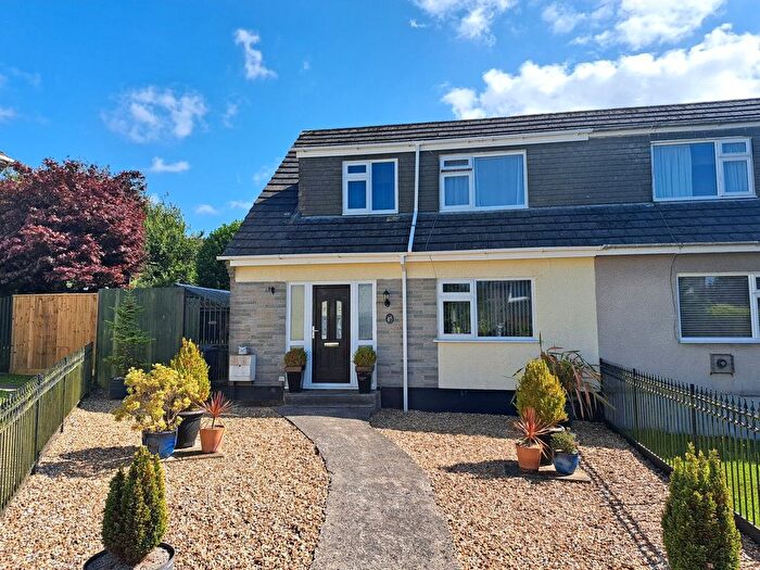 3 Bedroom Semi-detached House For Sale In Longfield Close, Callington, Cornwall, PL17