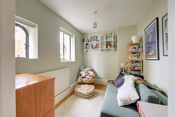 2 Bedroom Flat For Sale In Manor Park, Hither Green, London, SE13