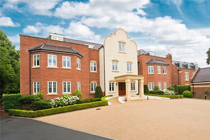 3 Bedroom Flat To Rent In Lady Margaret Road, Ascot, Berkshire, SL5