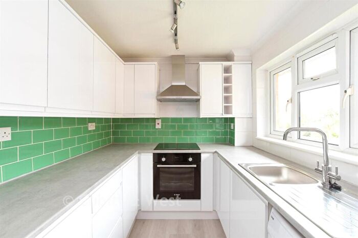 2 Bedroom Apartment For Sale In Atherfield Road, Reigate, Surrey, RH2