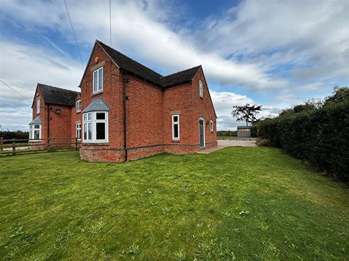 3 Bedroom Cottage To Rent In Hill Farm Cottage, Wychnor, Burton Upon Trent, DE13