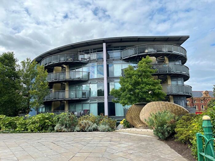 2 Bedroom Apartment For Sale In Flat The Mowbray, Borough Road, Sunderland, Tyne And Wear, SR1