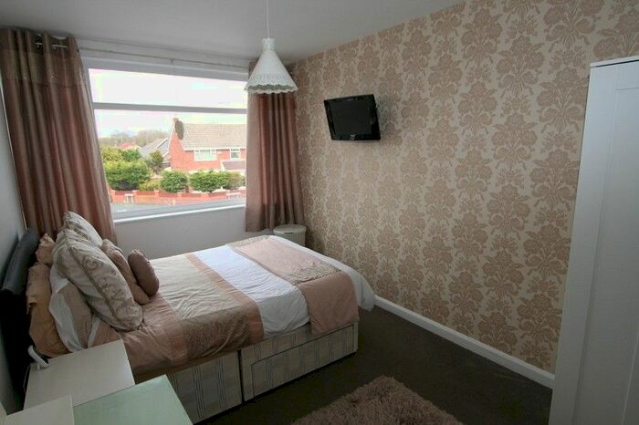3 Bedroom Maisonette To Rent In Underwood Drive, Ellesmere Port, Cheshire., CH65