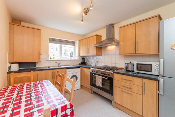 4 Bedroom End Of Terrace House To Rent In Milton Close, Newcastle Upon Tyne, NE2