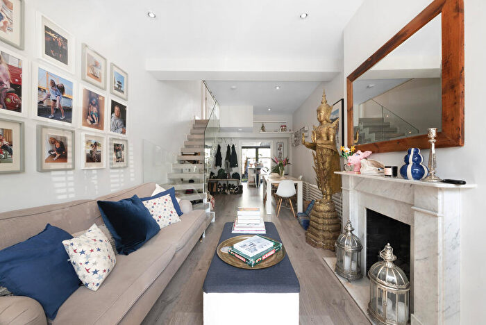 5 Bedroom House To Rent In Abercrombie Street, SW11