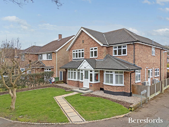 5 Bedroom Detached House For Sale In Hartswood Road, Warley, CM14