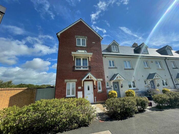3 Bedroom Town House To Rent In Y Corsydd, Llanelli, SA15
