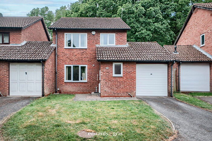3 Bedroom Detached House For Sale In Maywell Drive, Solihull, B92