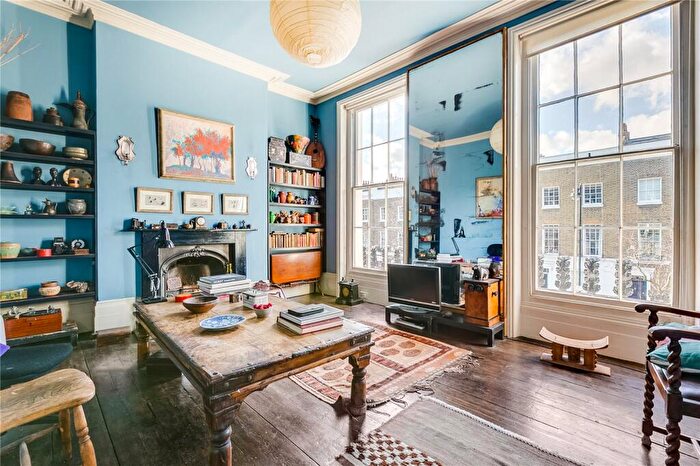 3 Bedroom House To Rent In Hemingford Road, Barnsbury, N1