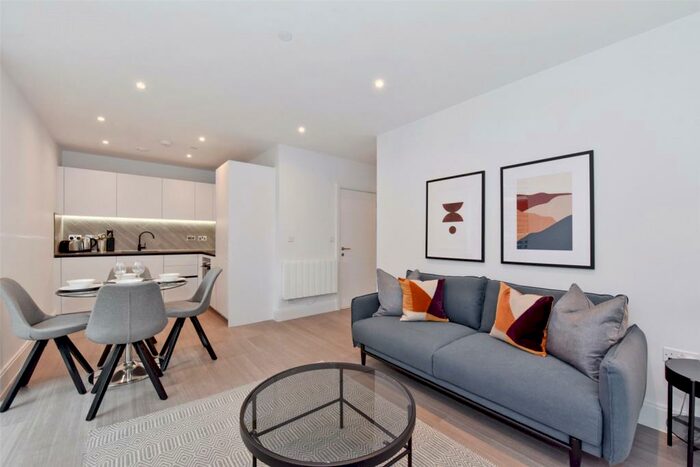 1 Bedroom Apartment To Rent In Darjeeling House, Memorial Avenue, Slough, SL1