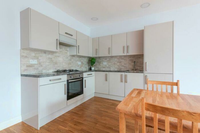 1 Bedroom Apartment To Rent In Molesey Road, Hersham, KT12