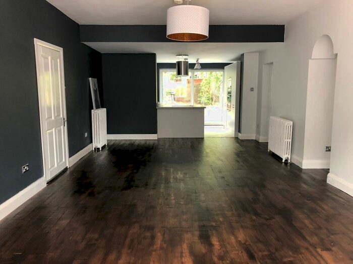 2 Bedroom Flat To Rent In Kingsway, Moorgate, Rotherham, S60