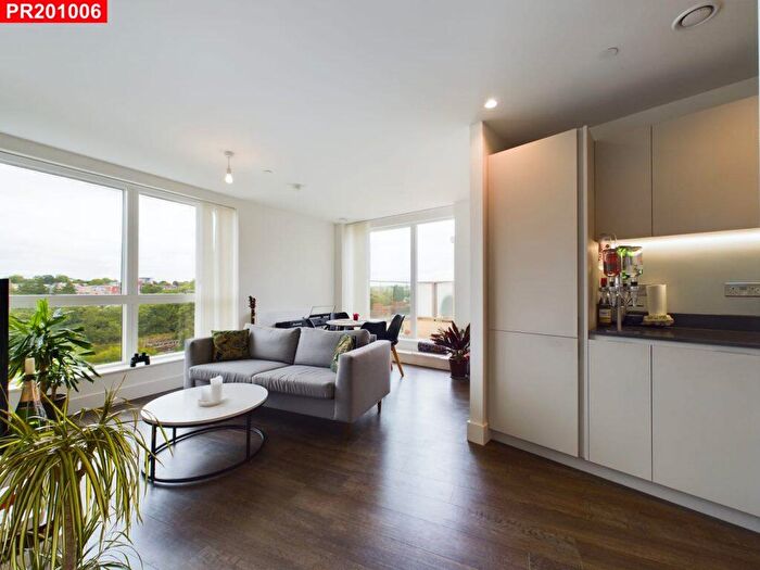 2 Bedroom Flat To Rent In North End Road, Wembley, – Bedrooms Flat, HA9