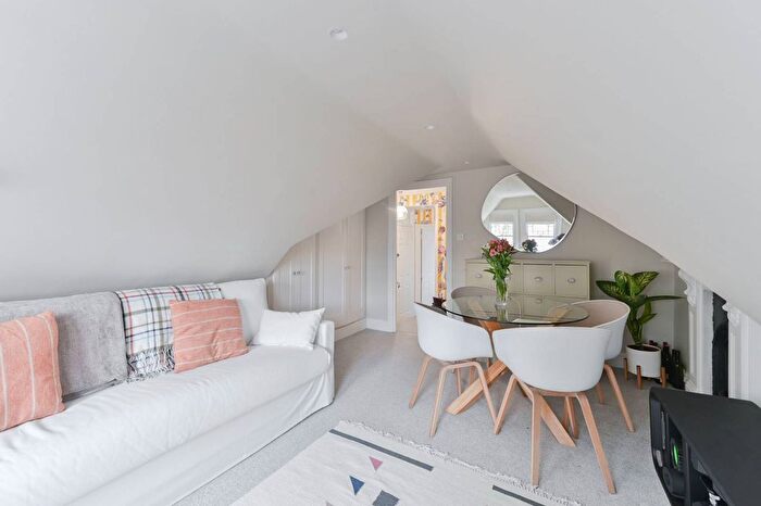 1 Bedroom Flat For Sale In Crockerton Road, Tooting Bec, London, SW17