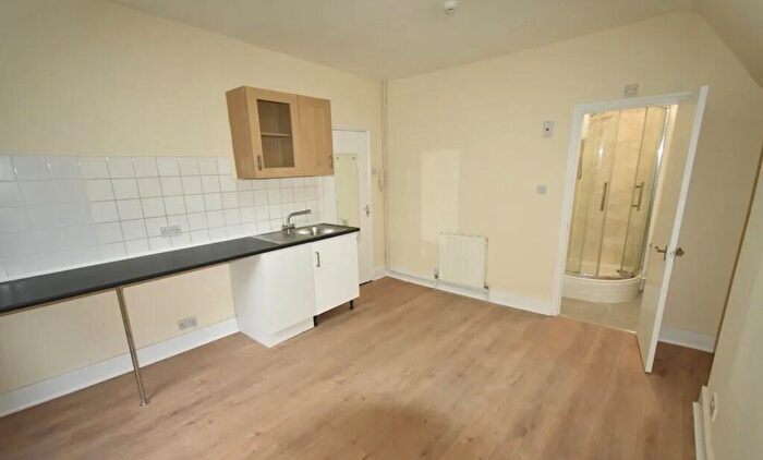 Studio To Rent In Archway Road, N6