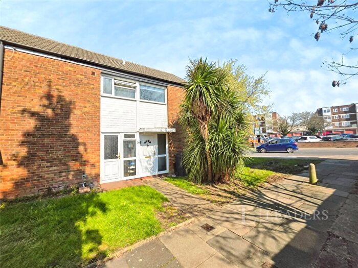 2 Bedroom House For Sale In Primrose Field, Harlow, CM18