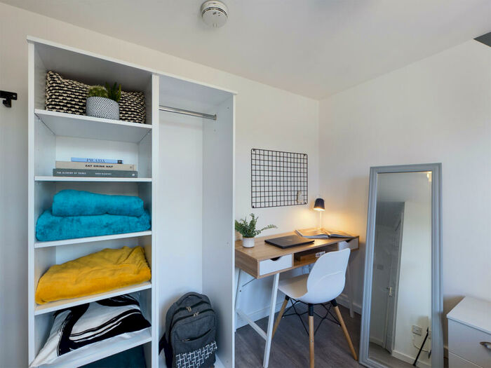 2 Bedroom House To Rent In , Flat Haydn Avenue, Manchester, Manchester, M14