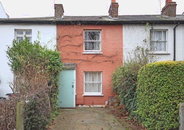 2 Bedroom Property To Rent In Mountfield Road, London, W5