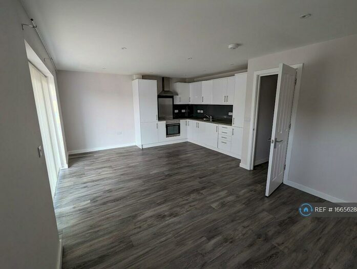 2 Bedroom Flat To Rent In Bridger Court, Portsmouth, PO2