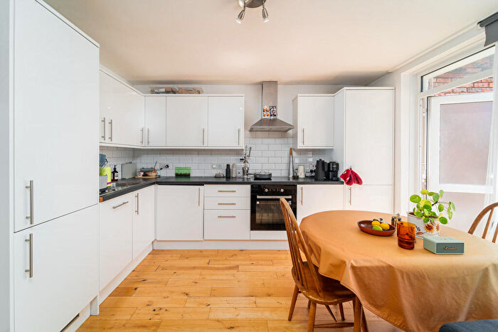 4 Bedroom Terraced House To Rent In Erskine Crescent, Tottenham Hale, London, N17