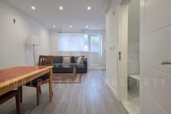 1 Bedroom Flat To Rent In Regents Park Road, London, N3