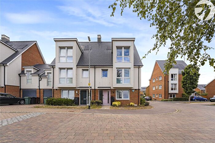 4 Bedroom End Terrace House For Sale In Castleridge Drive, Greenhithe, Kent, DA9