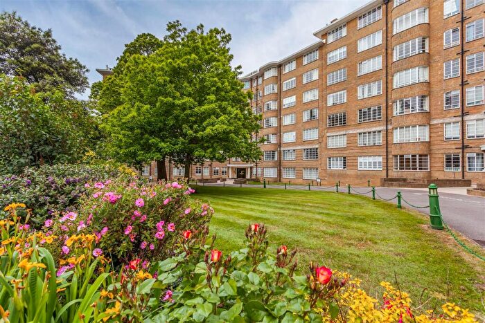 3 Bedroom Apartment For Sale In Furze Hill, Hove, BN3