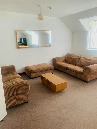 6 Bedroom Flat To Rent In Francis Street, Swansea SA1