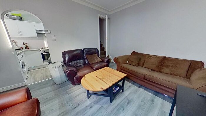 1 Bedroom Terraced House To Rent In Quarry Place, Woodhouse, Leeds, West Yorkshire, LS6