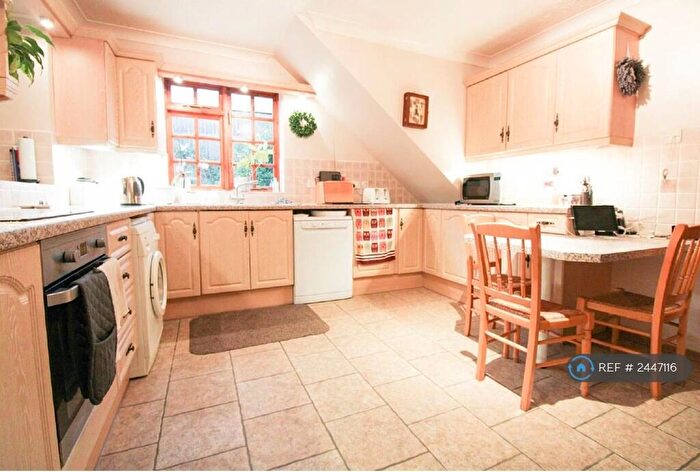 4 Bedroom Semi-Detached House To Rent In Capstone Road, Gillingham, ME7