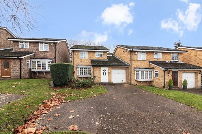 3 Bedroom Semi Detached House For Sale In Victoria Avenue, South Croydon, CR2