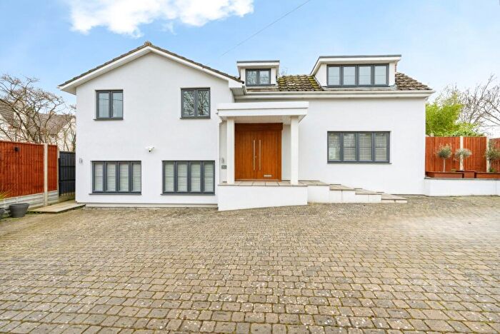 4 Bedroom Detached House For Sale In Ampthill Road, Silsoe, Bedford, Bedfordshire, MK45