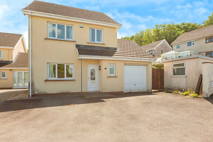 3 Bedroom Detached House For Sale In Dunraven Close, Penclawdd, Swansea, SA4