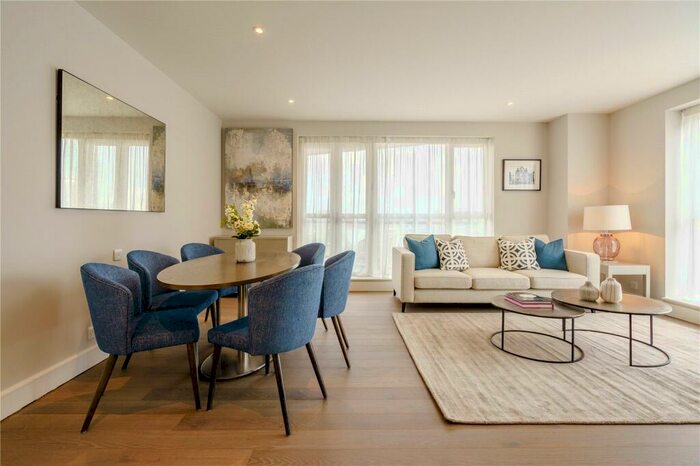 2 Bedroom Apartment To Rent In Westferrry Circus, London, E14