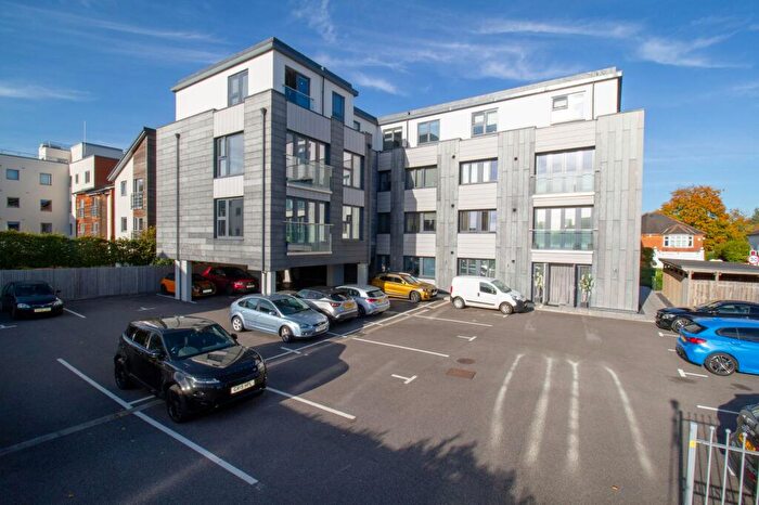 2 Bedroom Apartment For Sale In Kings Road, Central House, GU51